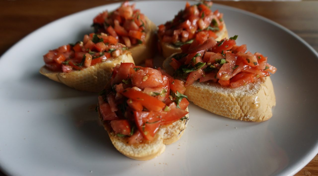 Healthy and easy bruschetta breakfast recipe from Fiit