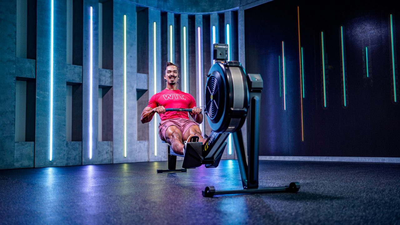 Fiit coach Gustavo Vaz Tostes demonstrating a rowing class